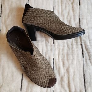 Vintage Bernie Mev Heels